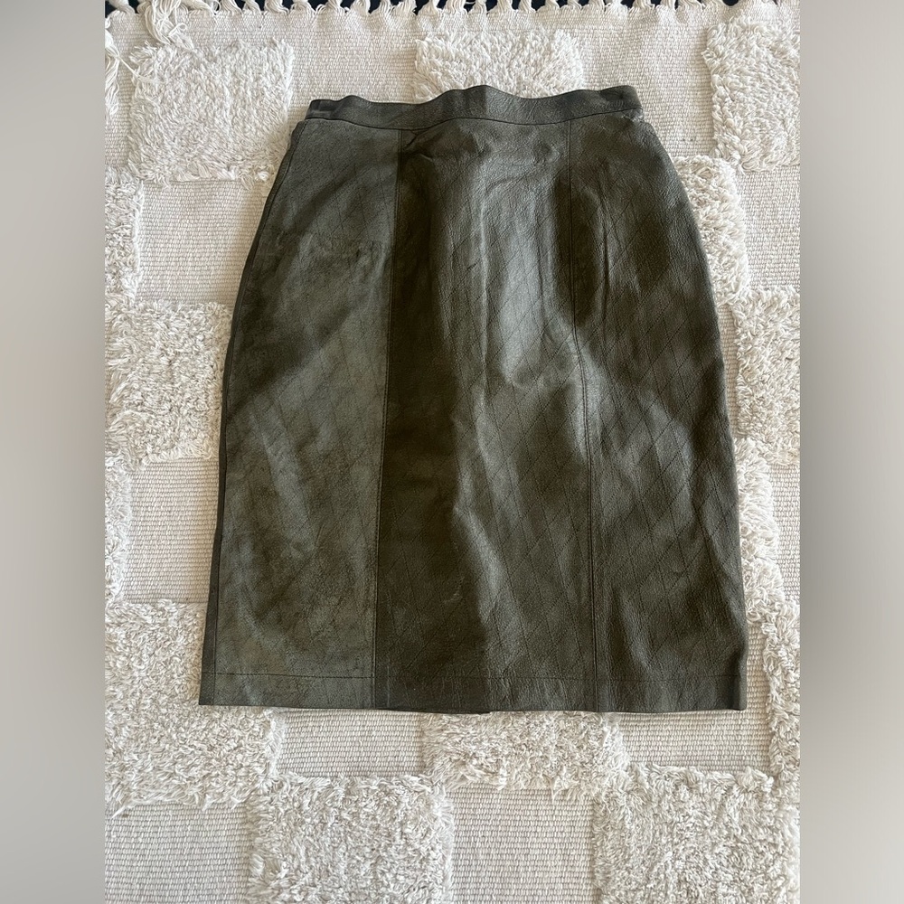Pia Rucci  Mini Leather Skirt
80s size 4